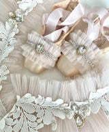 POINTE SHOES