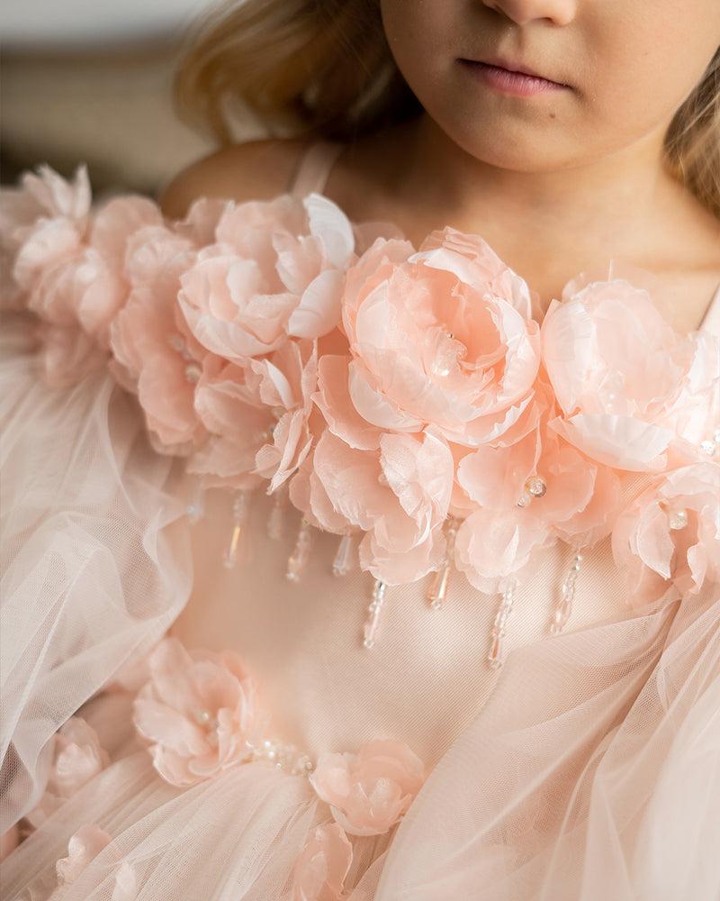 BLOOMING ELEGANCE