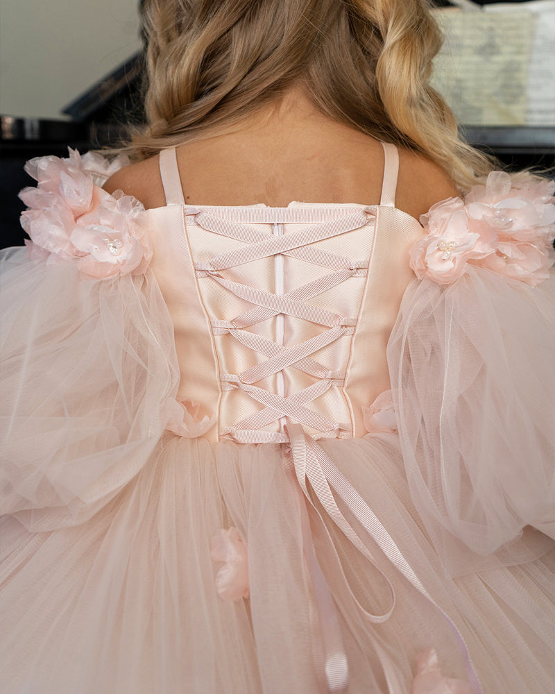 BLOOMING ELEGANCE