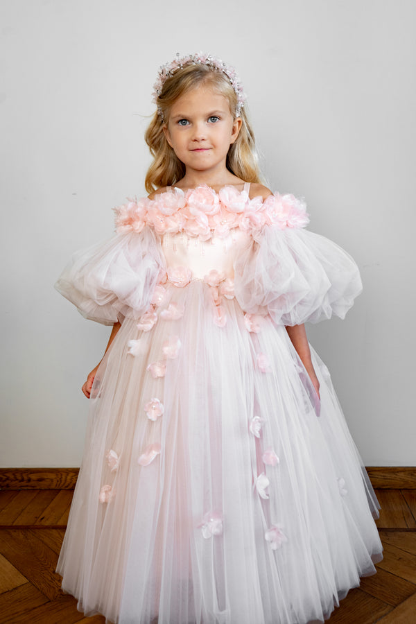 BLOOMING ELEGANCE