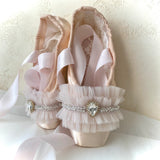 POINTE SHOES