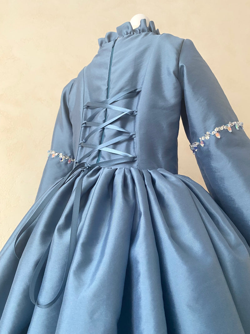 swan princess dress I Made The Odette Dress! This beautiful Princess Odette costume showcases the elegance and spirit of the Swan Princess SWAN PRINCESS DRESS Pure